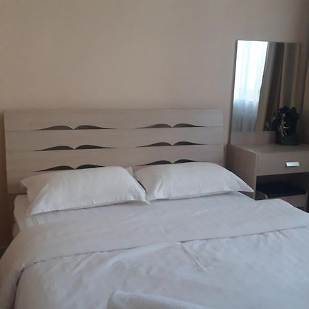 3 Rooms Apartment In The Centre Of Ulgii City المظهر الخارجي الصورة